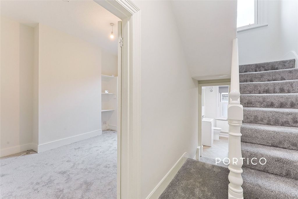 Property photo 3 of 13 Picture No. 11