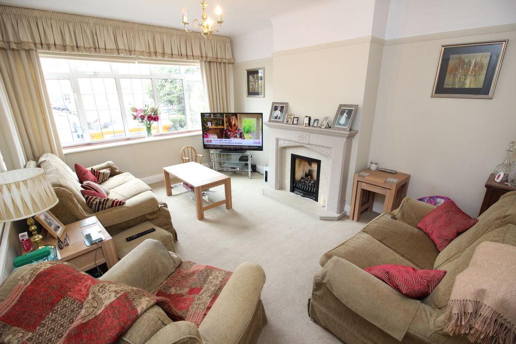 Property photo 2 of 12