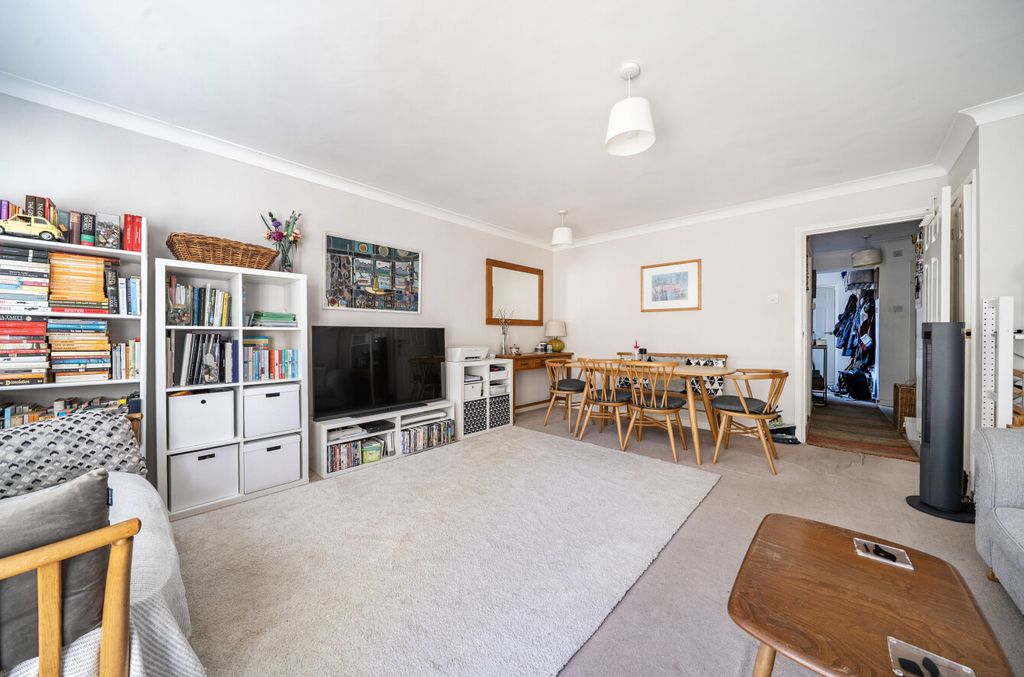 Property photo 3 of 12 1464585-25-6A47Ff...