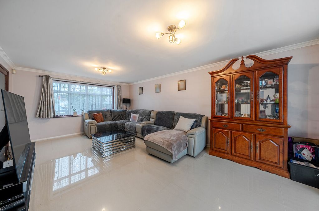 Property photo 3 of 19 Reception Room