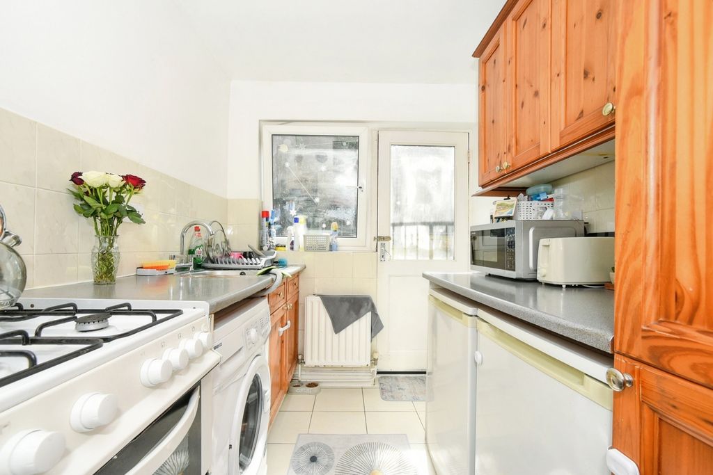 Property photo 2 of 17 Photo