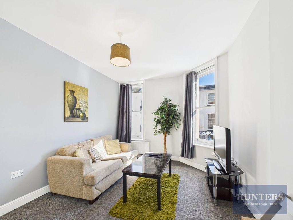 Property photo 2 of 10 Cam02256G0-Pr0261-Still010.Jpg