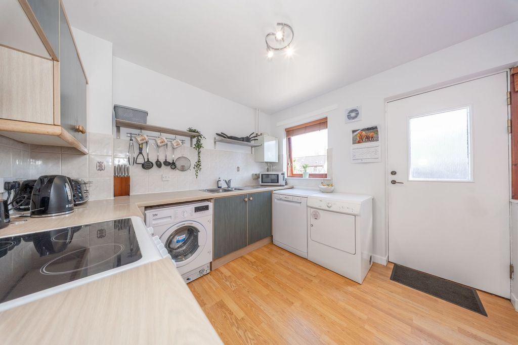 Property photo 3 of 22 Kitchen
