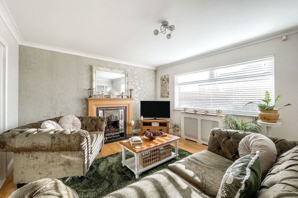 Property photo 3 of 21