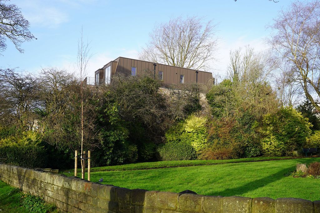 Additional image 10 of 2 bed flat for saleGarden Apartment - Lydgate Green, Crosspool, Sheffield S10