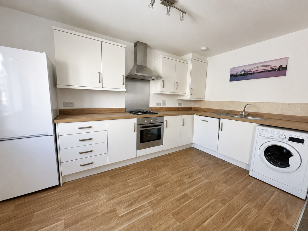 Property photo 2 of 10 Kitchen