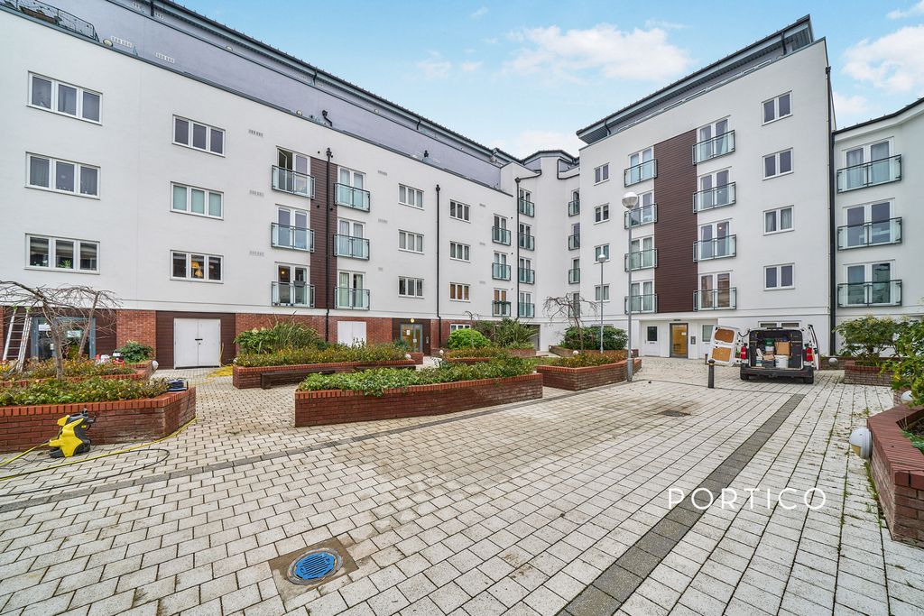 Property photo 1 of 10 Photo