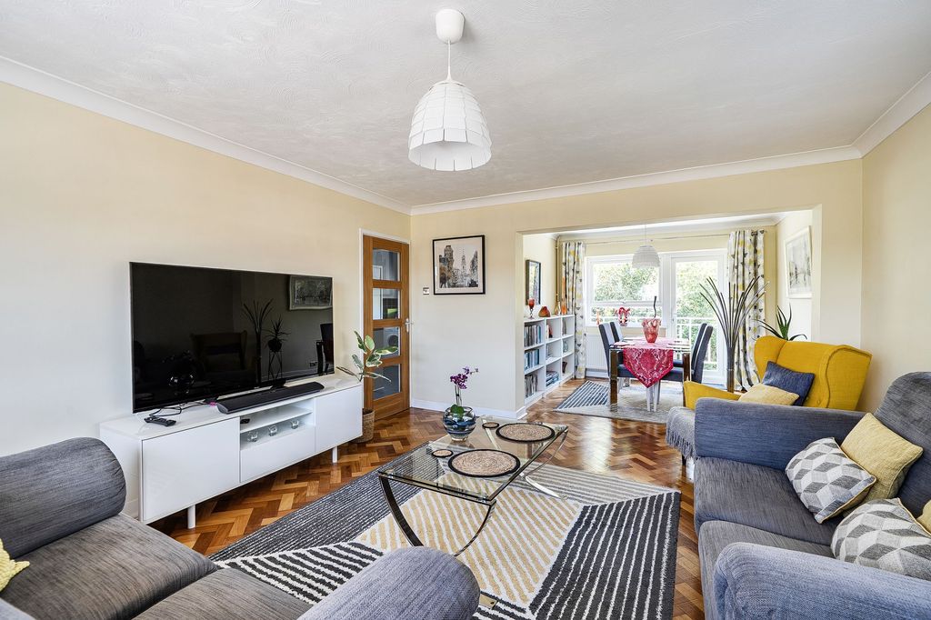 Property photo 2 of 17