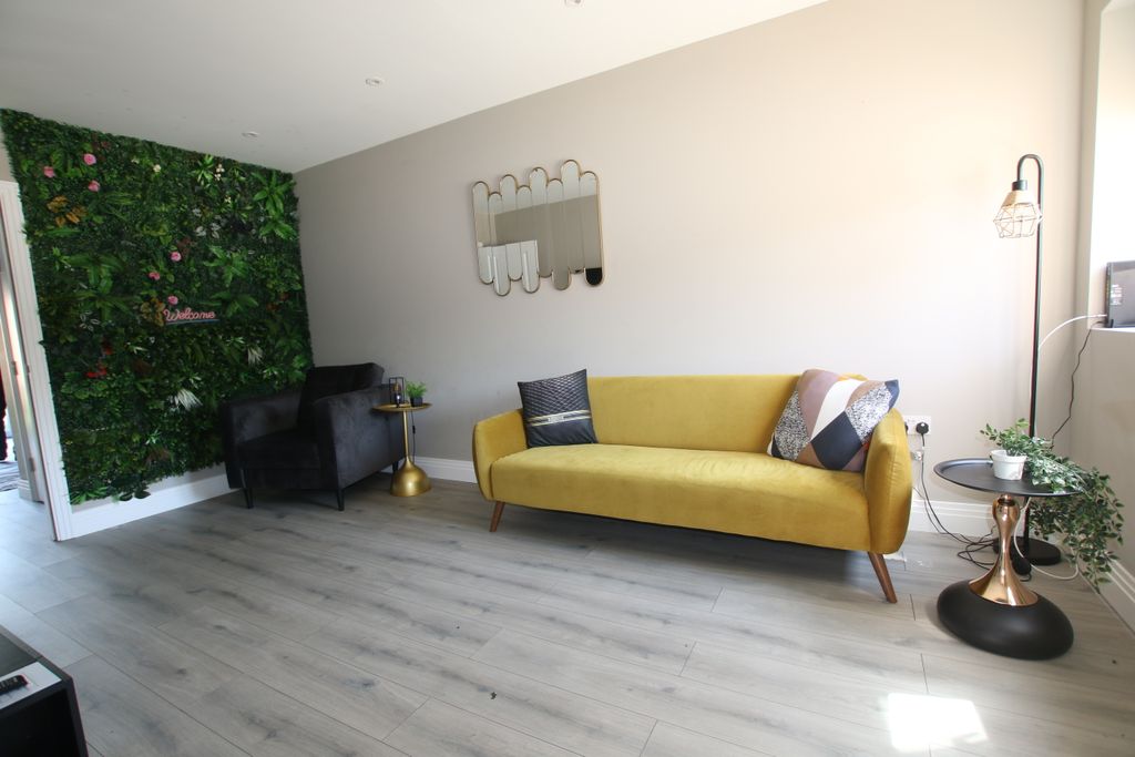 Property photo 2 of 17 Img_1116