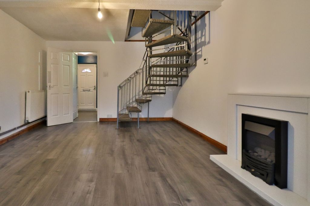 Property photo 3 of 18 Lounge With Gas Fireplace