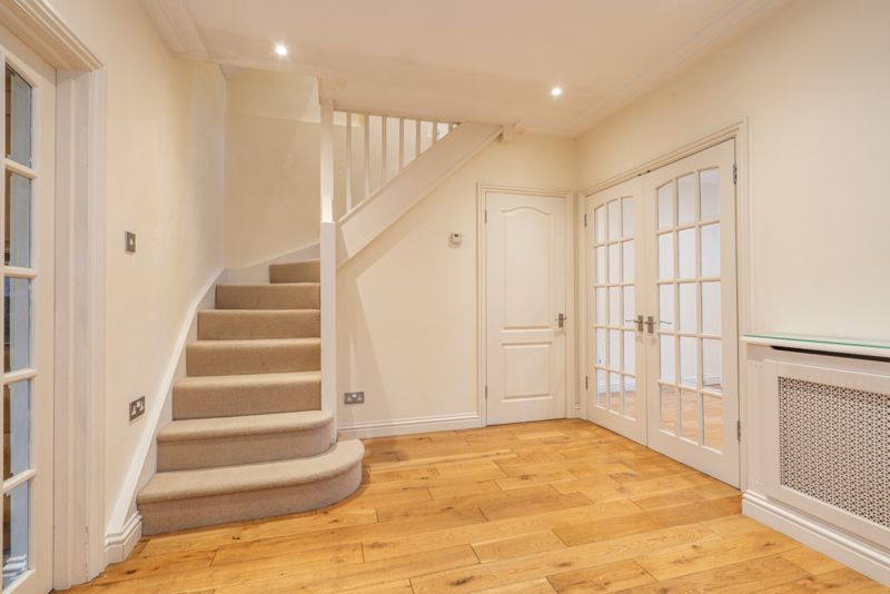 Property photo 3 of 10 4