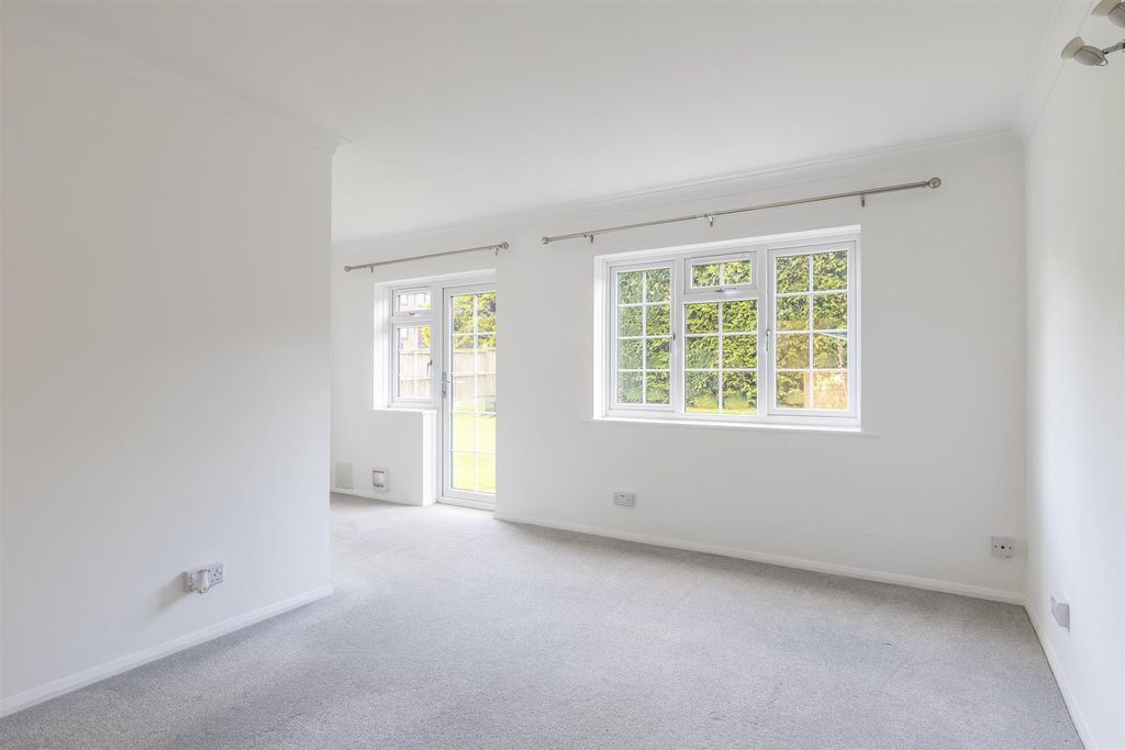 Property photo 1 of 13 Lounge/Diner