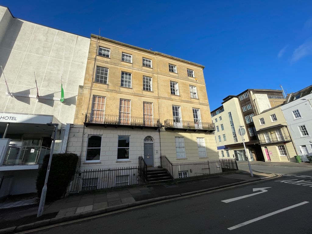 Property photo 1 of 13 Image003