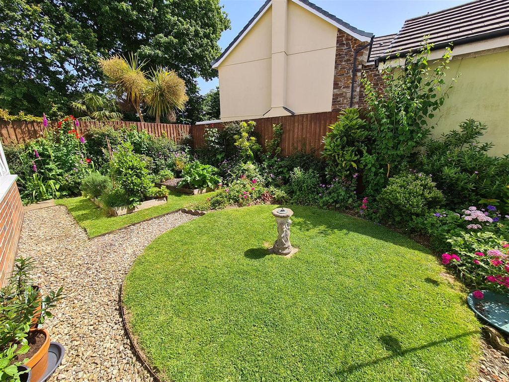 Property photo 3 of 20