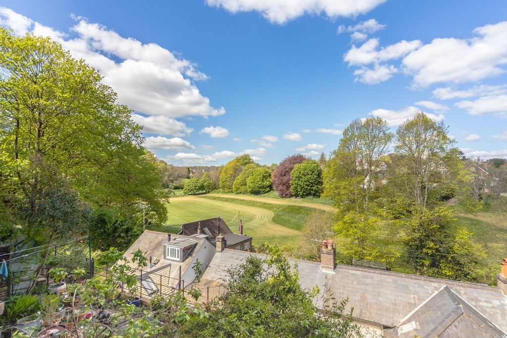 Property photo 2 of 22