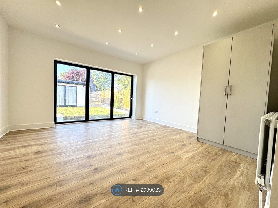 Property photo 1 of 3