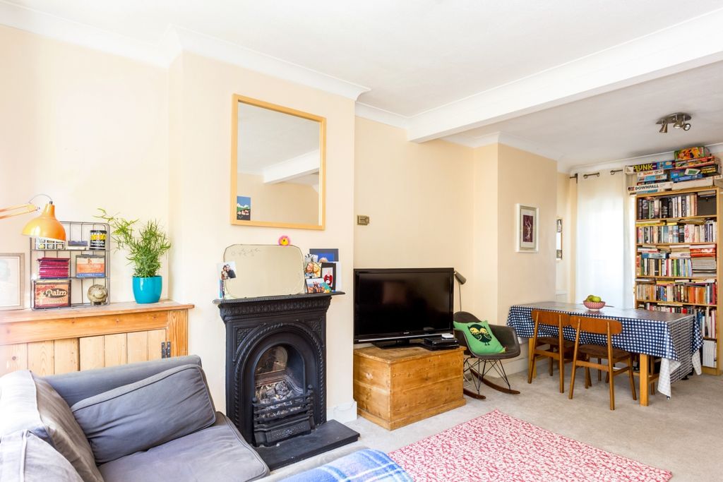 Property photo 3 of 11