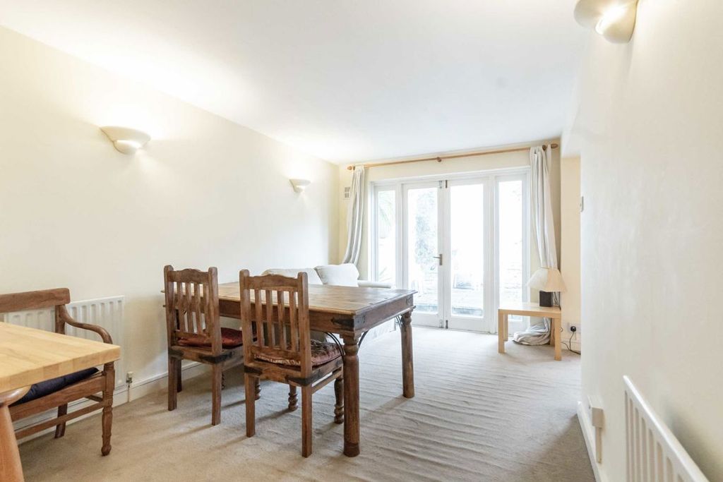 Property photo 2 of 5