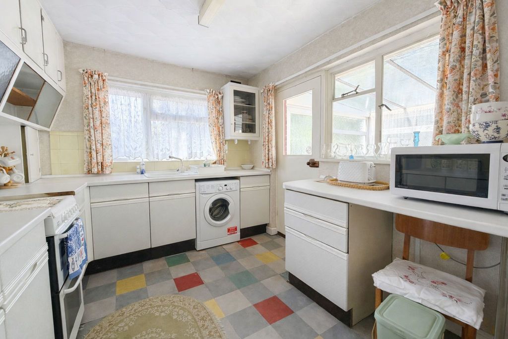 Property photo 3 of 13 Kitchen