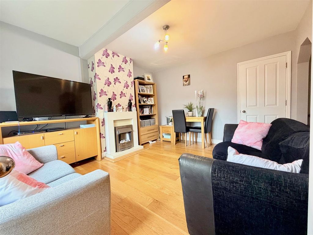 Property photo 2 of 12 4.Jpg