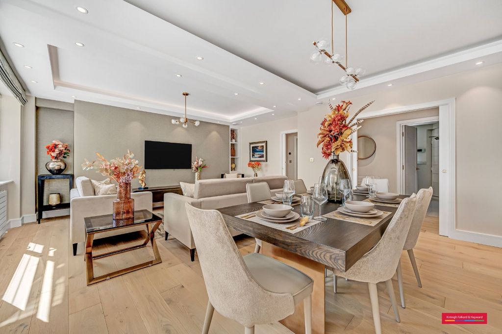 Property photo 2 of 28 Picture No. 21