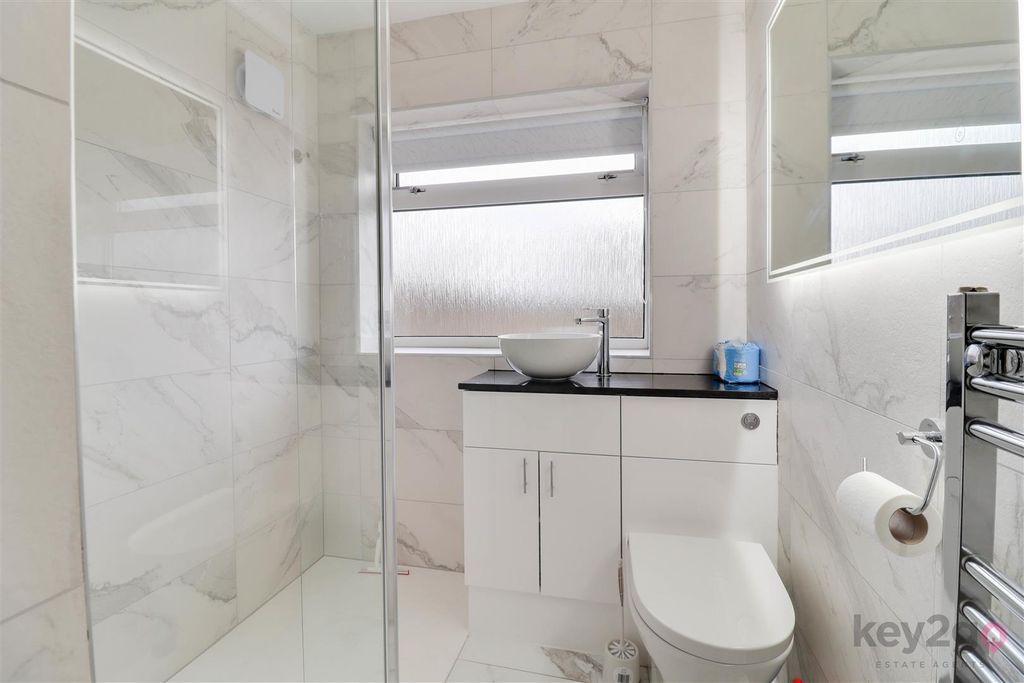 Property photo 1 of 21 Img_5886-Img_5888.Jpg