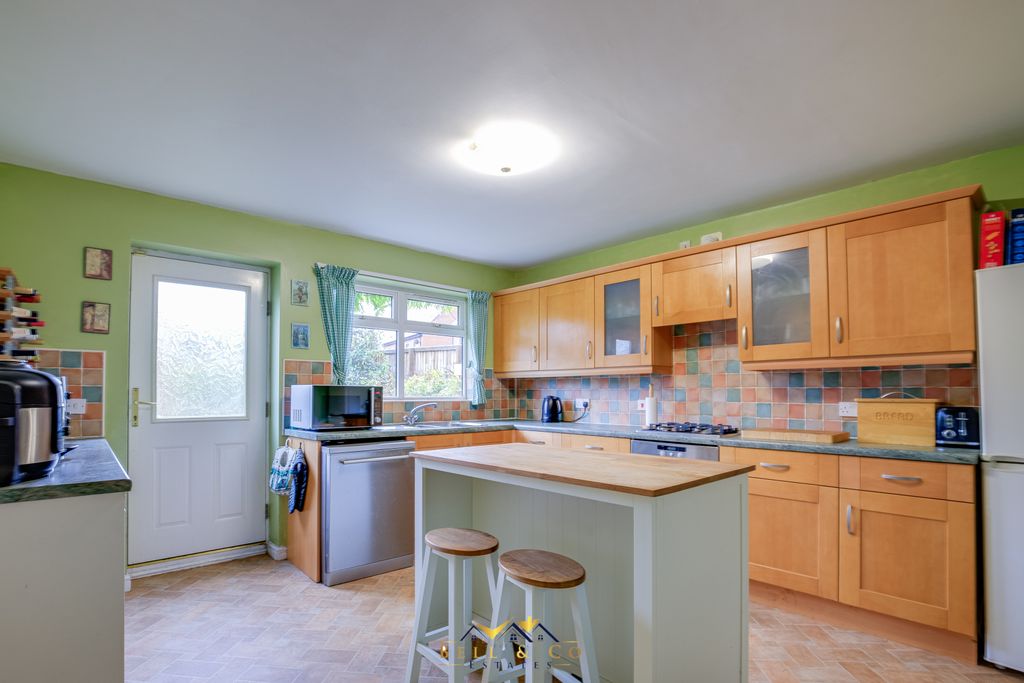 Property photo 3 of 24