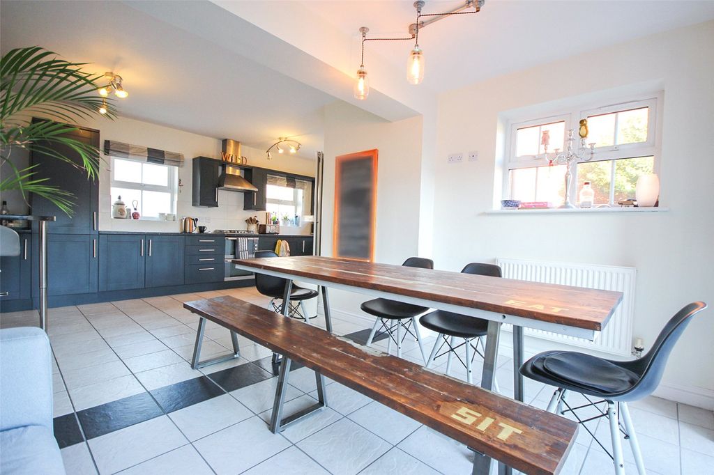 Property photo 3 of 27 Picture No. 17