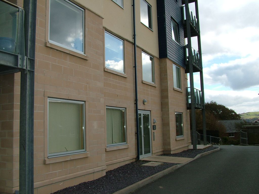 Property photo 1 of 7 Front