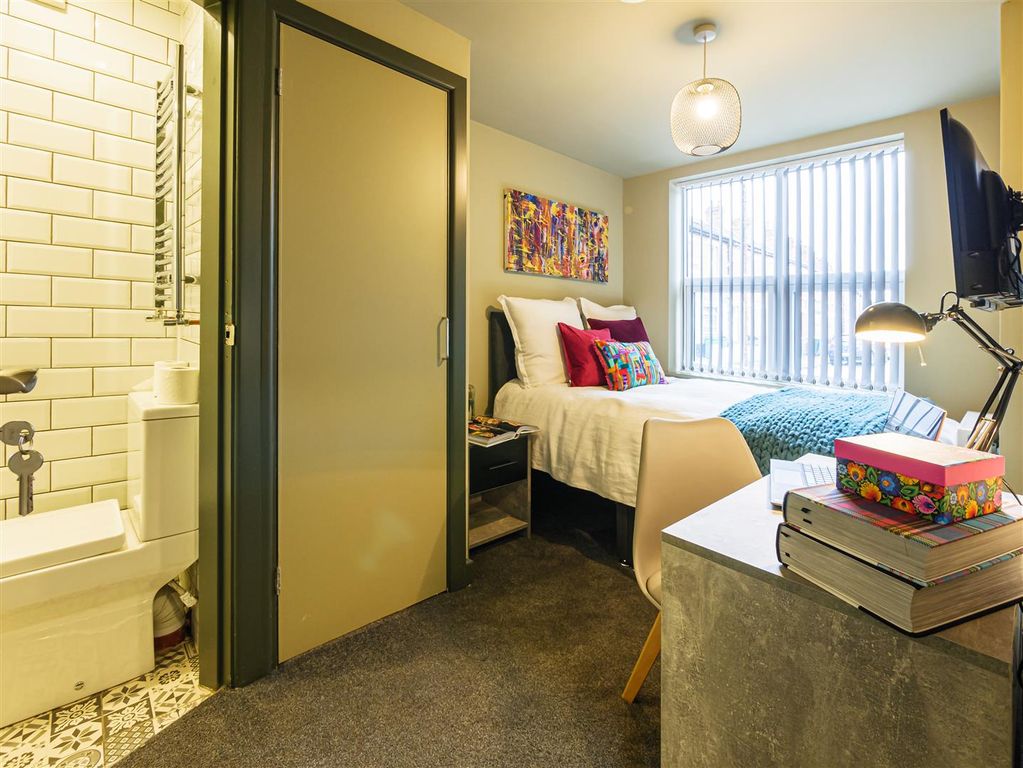 Property photo 1 of 11 P1300420-Hdr.Jpg