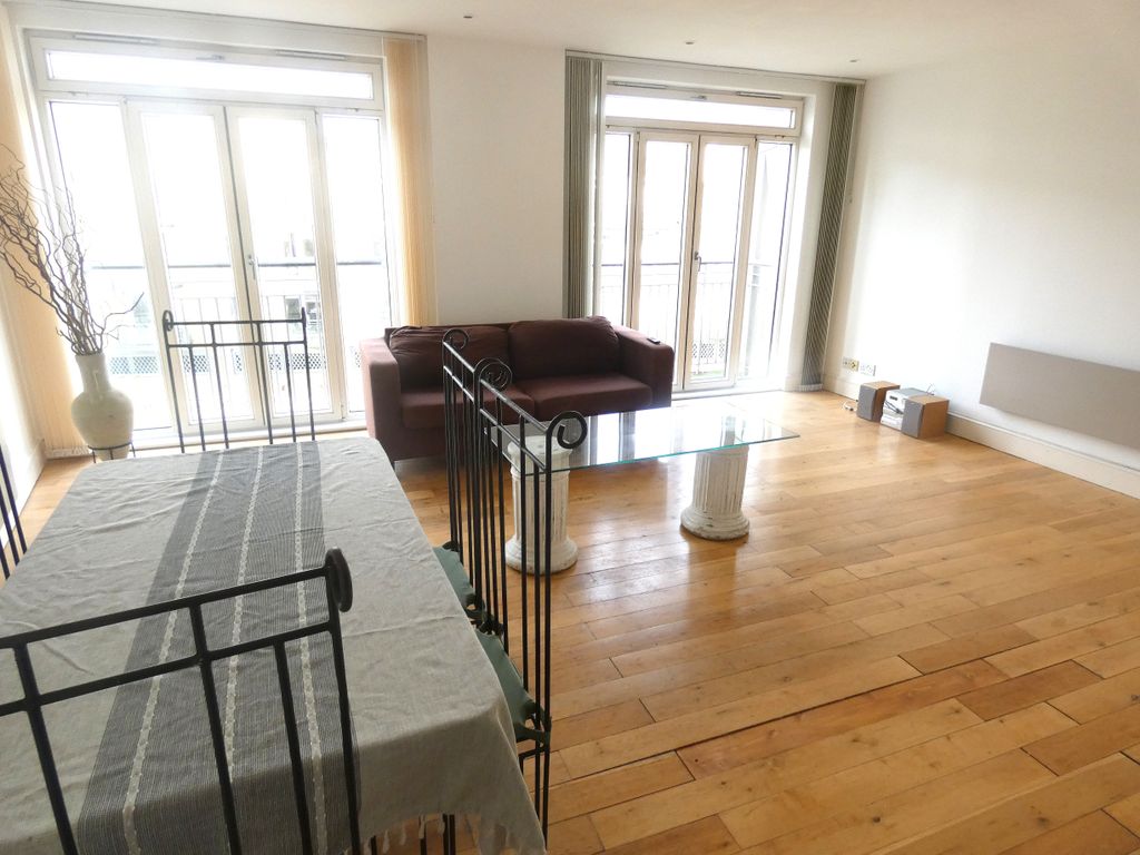 Property photo 2 of 31