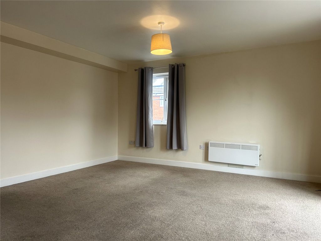 Property photo 3 of 10 Lounge