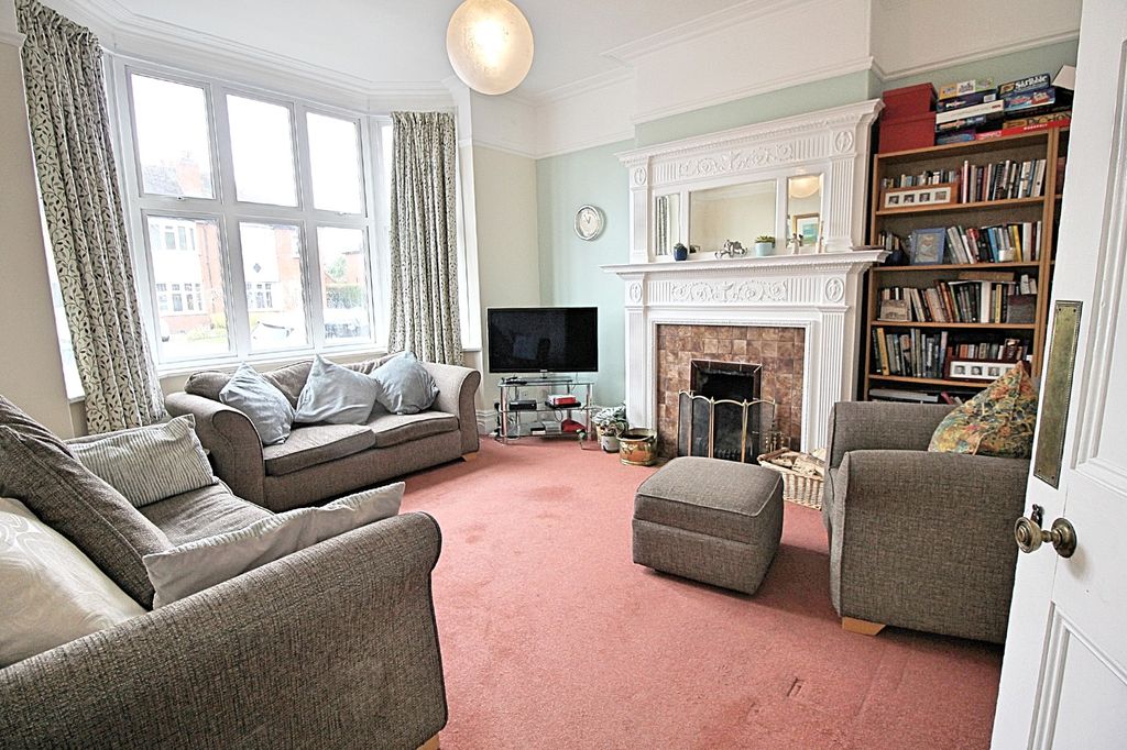 Property photo 2 of 26