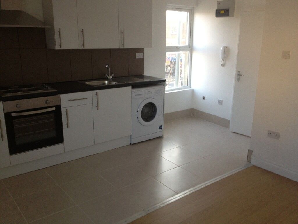 Property photo 2 of 4 Studio Kitchen