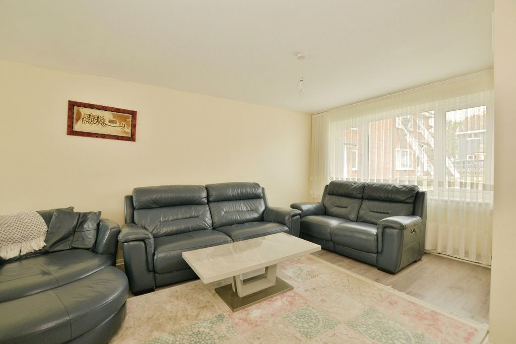 Property photo 3 of 14 Living/Dining