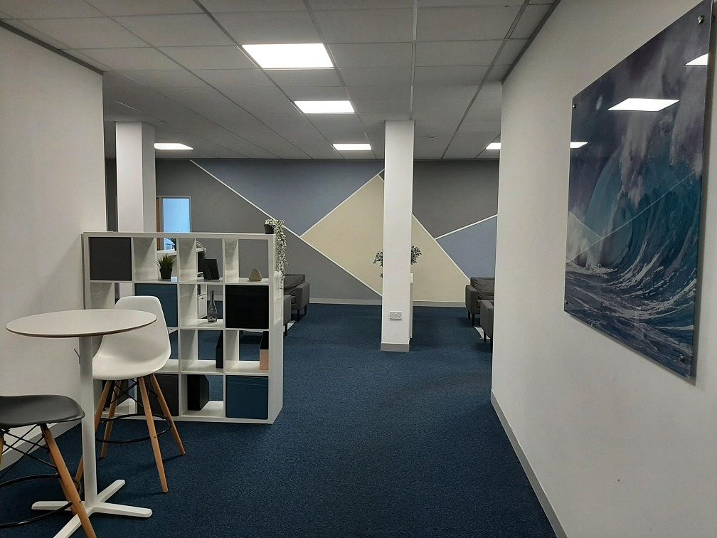 Property photo 1 of 17 Building Interior 