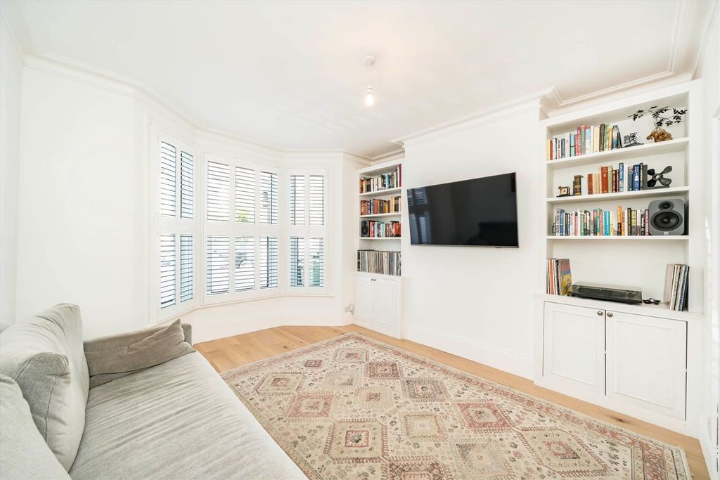 Property photo 2 of 8