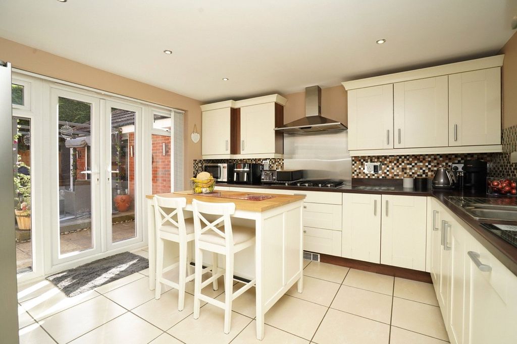 Property photo 2 of 45 Picture No. 43