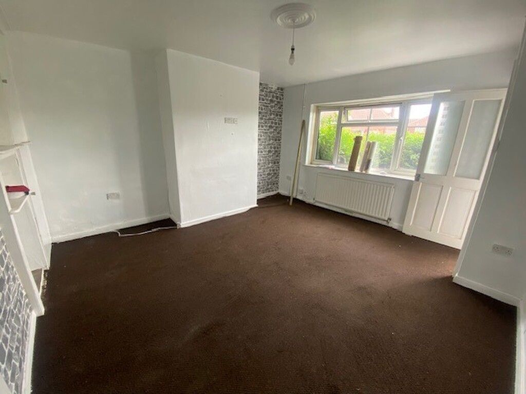 Property photo 3 of 6 Scothall Rd 5.Jpeg
