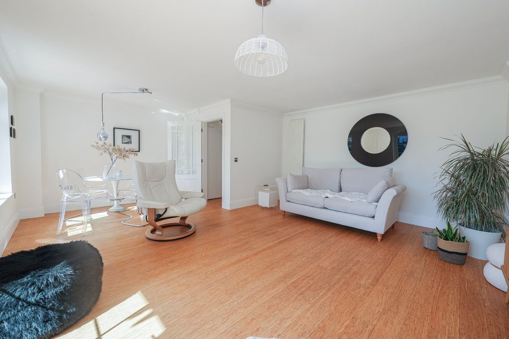 Property photo 3 of 27 5243623
