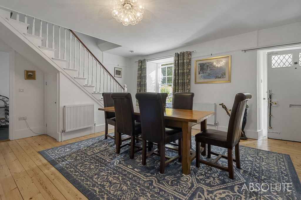 Property photo 3 of 38