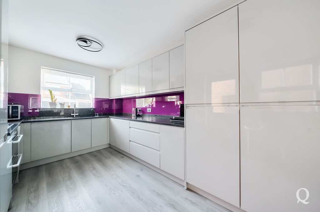 Property photo 2 of 22 d5B8A3c5-A52d-401...