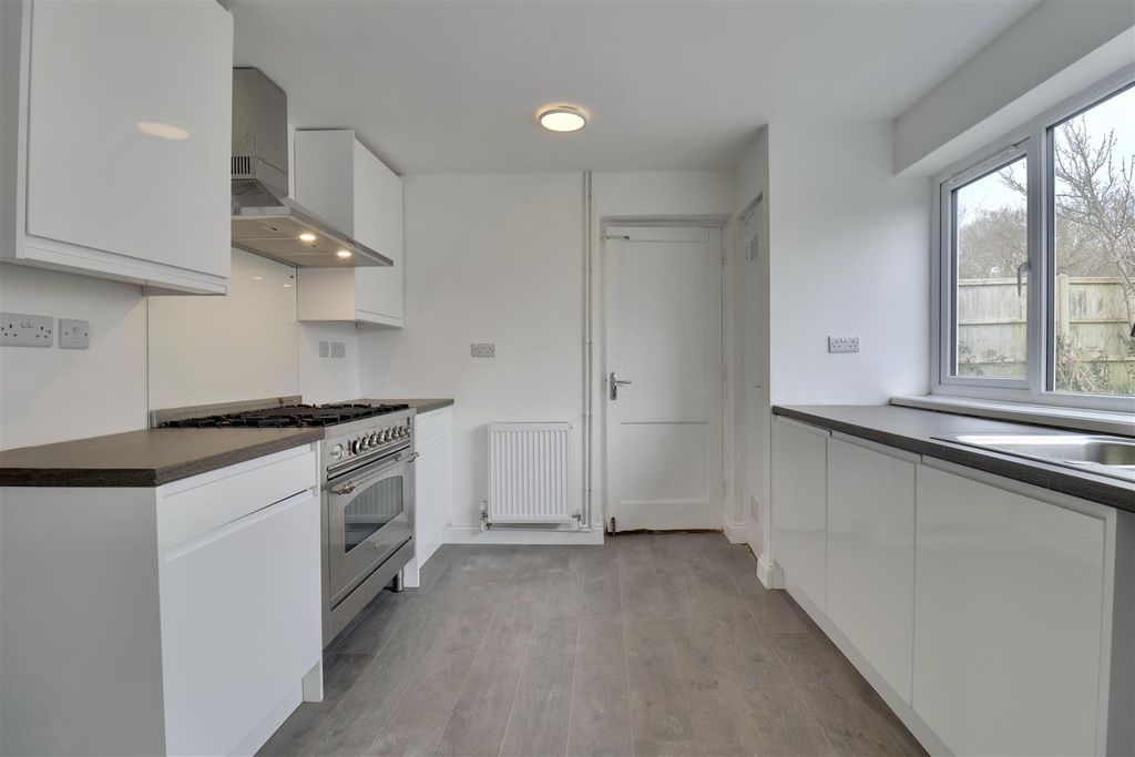 Property photo 2 of 19 3A022Ab4-Ddba-48E2-8D4A-Ec06C13813D5_1_201_A.Jpeg