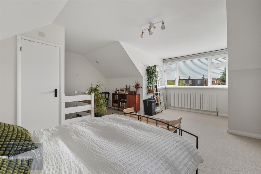 Property photo 2 of 24