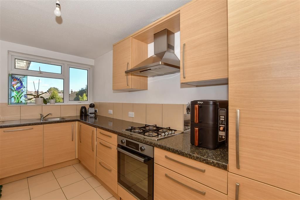 Property photo 2 of 12 Kitchen