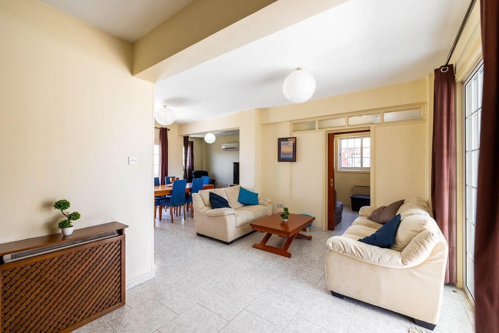 Property photo 1 of 30