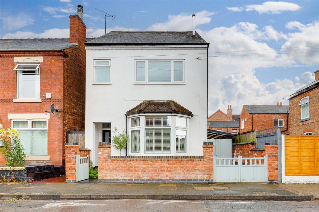 Property photo 1 of 21