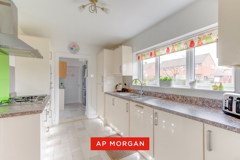 Property photo 2 of 16 Picture No. 19