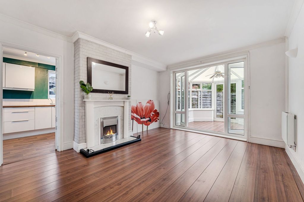 Property photo 2 of 22