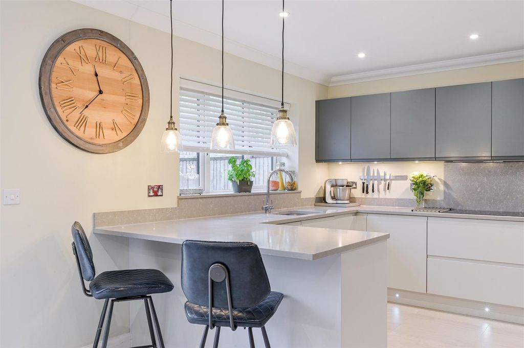 Property photo 3 of 34 Woodlands Road, 57A (8).Jpg